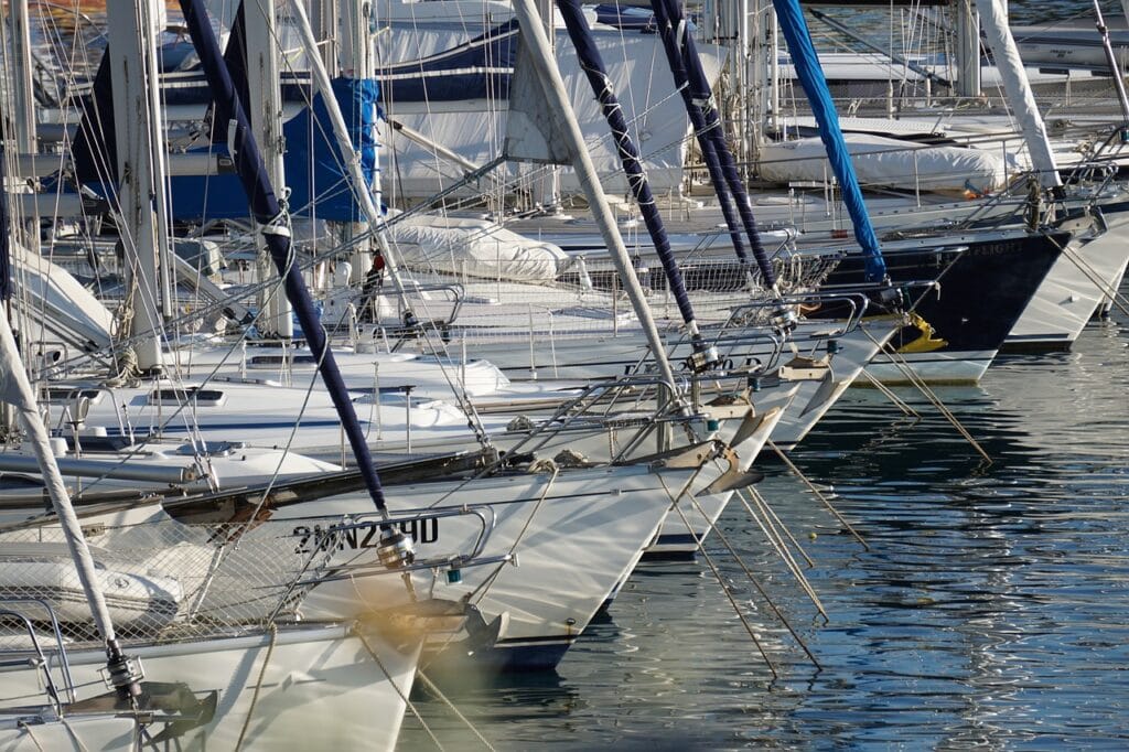 Prywatne jacuzzi z widokiem na ocean – luksus, który koi zmysły