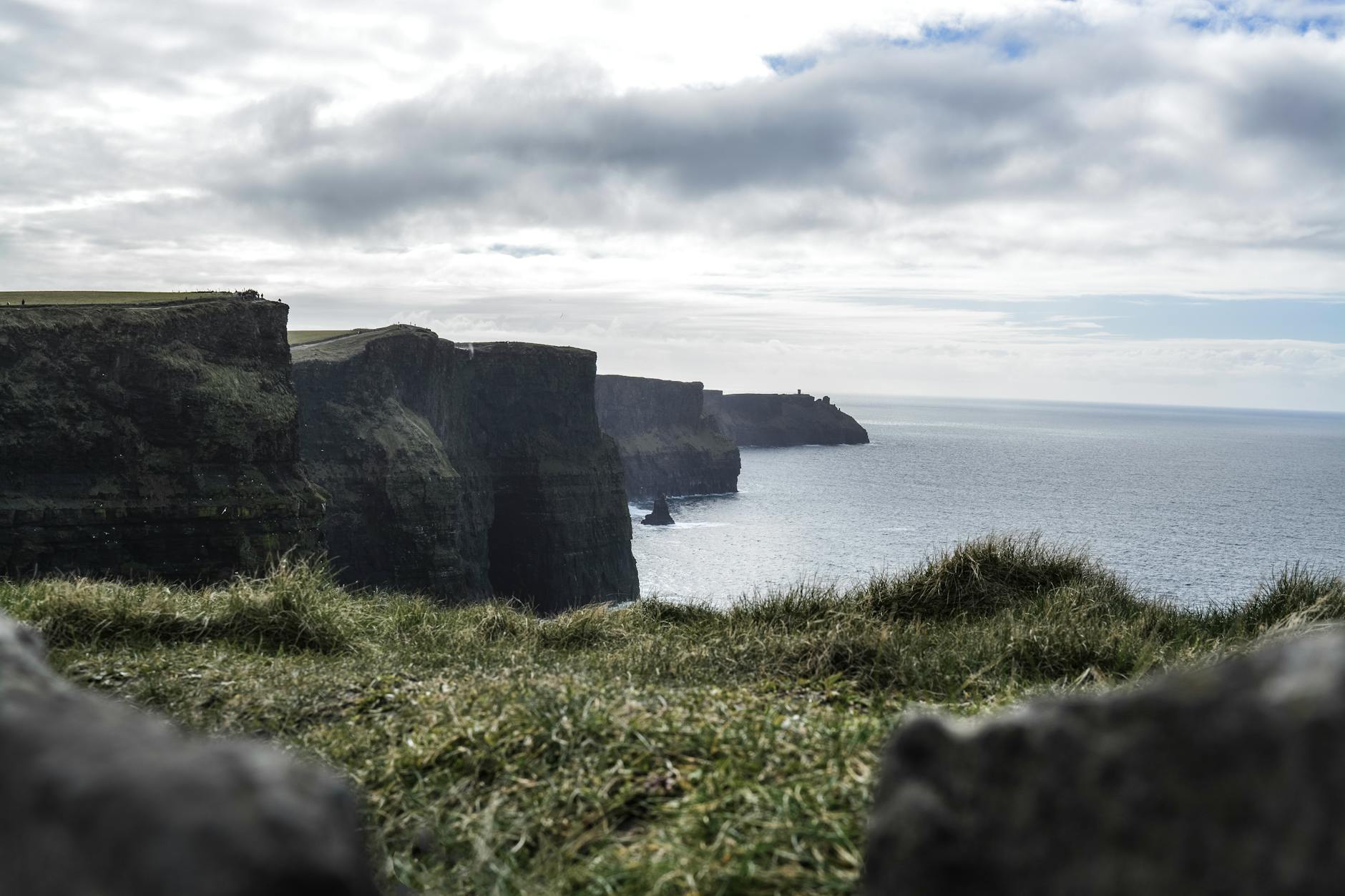 Klify Moheru w hrabstwie Clare nad Oceanem Atlantyckim