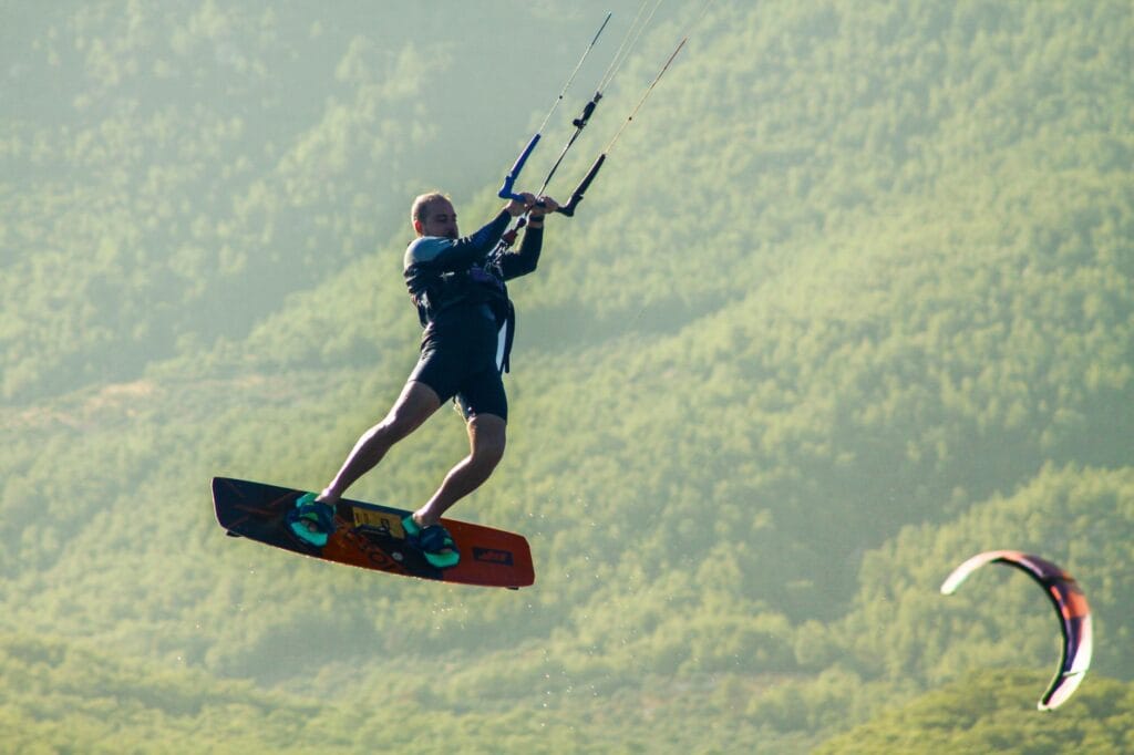 Wielka Plaża (Velika Plaža) w Ulcinju: 13 km piasku, kitesurfing i noclegi w Czarnogórze