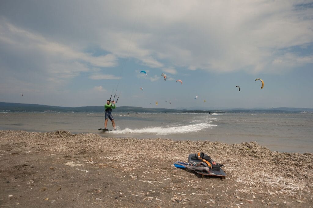Wielka Plaża (Velika Plaža) w Ulcinju: 13 km piasku, kitesurfing i noclegi w Czarnogórze
